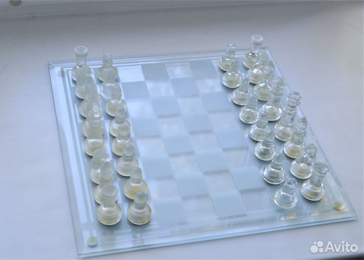 Шахматы стеклянные