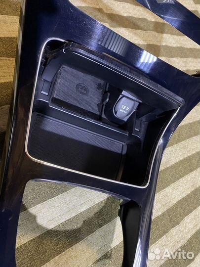 Панель центральной консоли mercedes w205