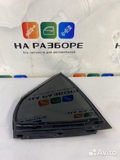 Форточка двери задняя правая Toyota Camry XV70