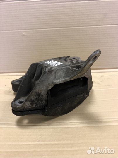 Опора двигателя левая Opel Astra J Chevrolet Cruze