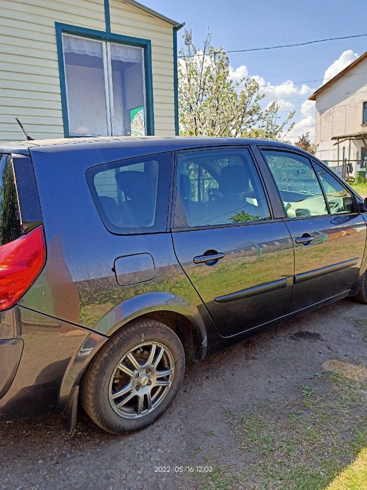 Renault Grand Scenic: фото владельца