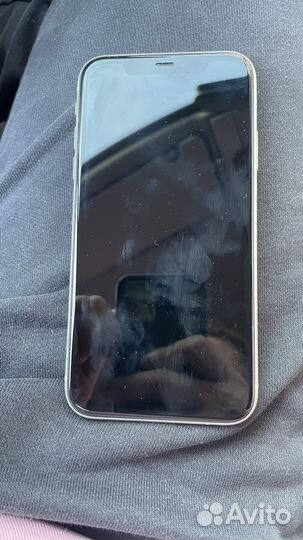 Телефон iPhone 11