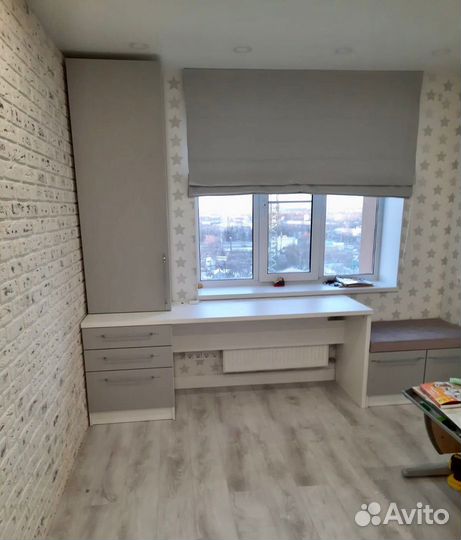 Письменный стол под окно на заказ