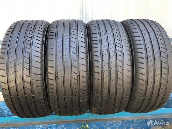 Bridgestone Alenza 001 235/45 R20