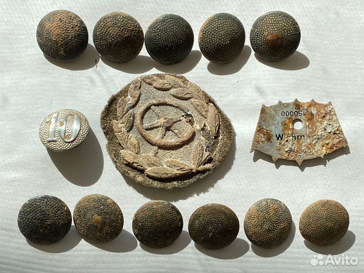 Знак водителя,пуговицы,линейка