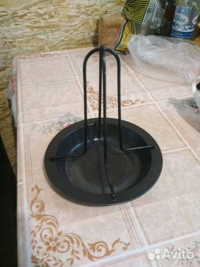 Чаша с насадкой для приготовления курицы-гриль