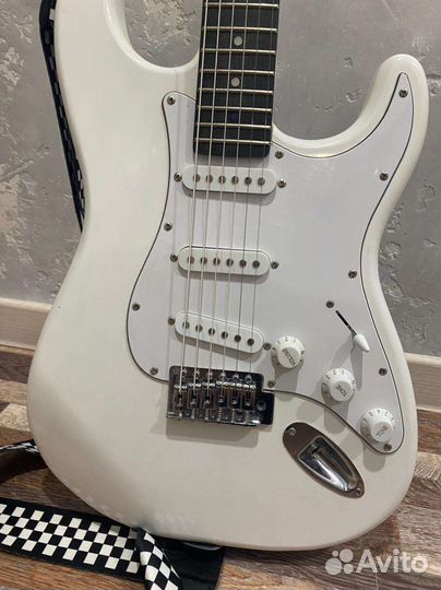 Denn Stratocaster Электрогитара