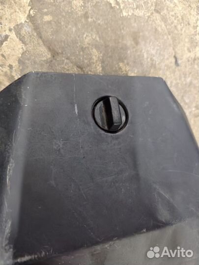 Крышка АКБ Honda Guro X