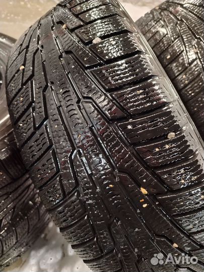 Nokian Tyres Hakkapeliitta R 215/65 R16