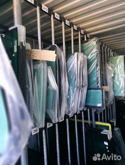 Стекло переднее Мини-погрузчик case SV 250 C