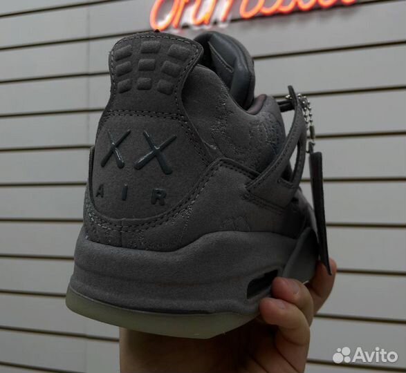 Nike Air Jordan 4 retro kaws