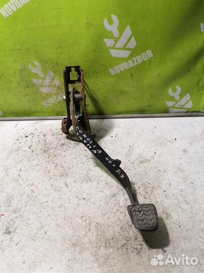 Педаль сцепления Тойота Королла Е120