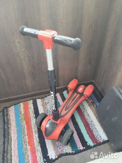 Самокат детский трехколесный