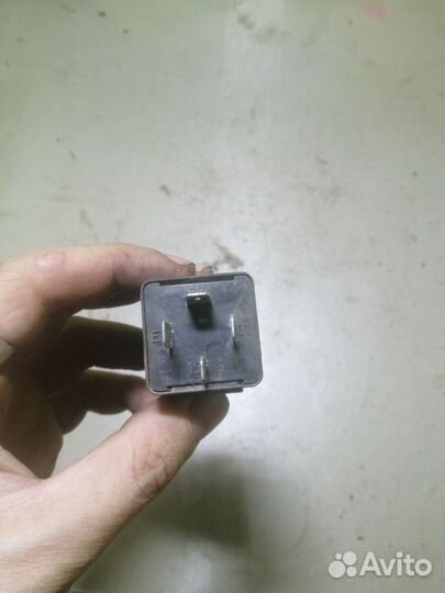 Реле обогрева зеркал Opel Vectra A C20XE 1990