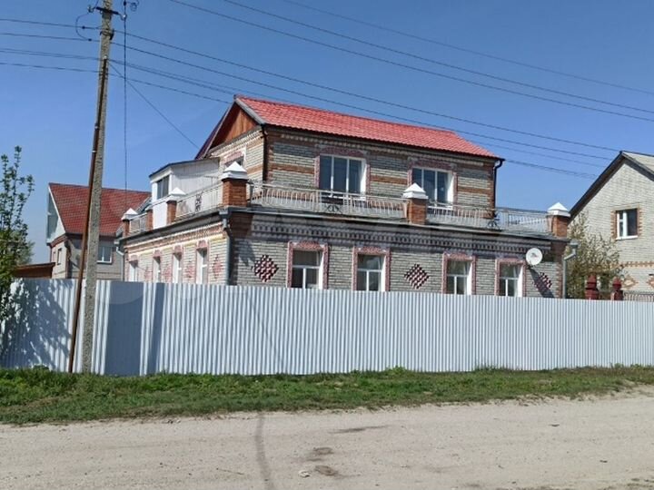 Коттедж 257 м² на участке 9 сот.