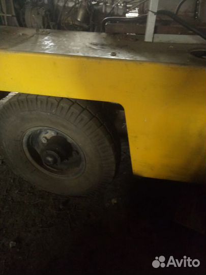 Вилочный погрузчик ЛЬВОВСКИЙ ПОГРУЗЧИК (ЛЕВ) АП-4045, 1984