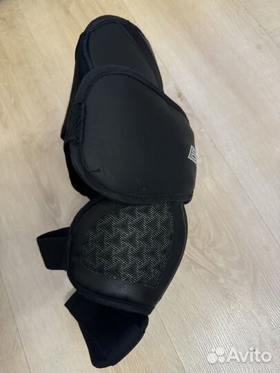 Защита коленей вратаря Bauer Sr