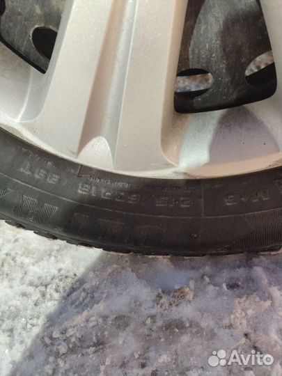 Goodyear Ultragrip Ice Arctic 215/60 R16