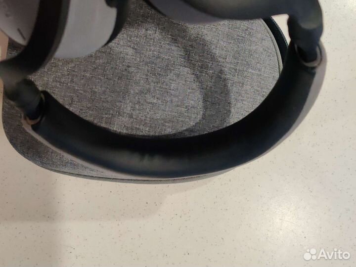 Bowers & Wilkins PX7