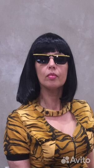 Парик черный длинный, каре каждый по