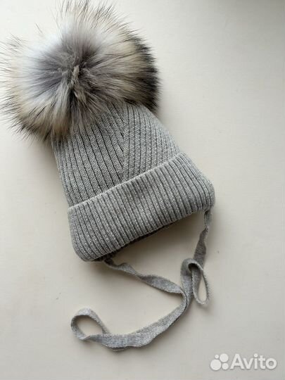 Шапка с натуральным помпоном