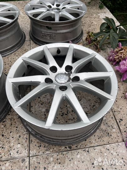 Диски на carolla r16