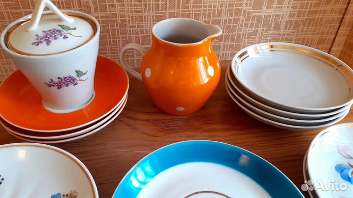 Посуда фарфор СССР на добор: блюдца, чашки, молочн