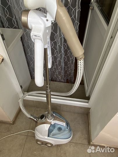 Отпариватель для одежды вертикальный