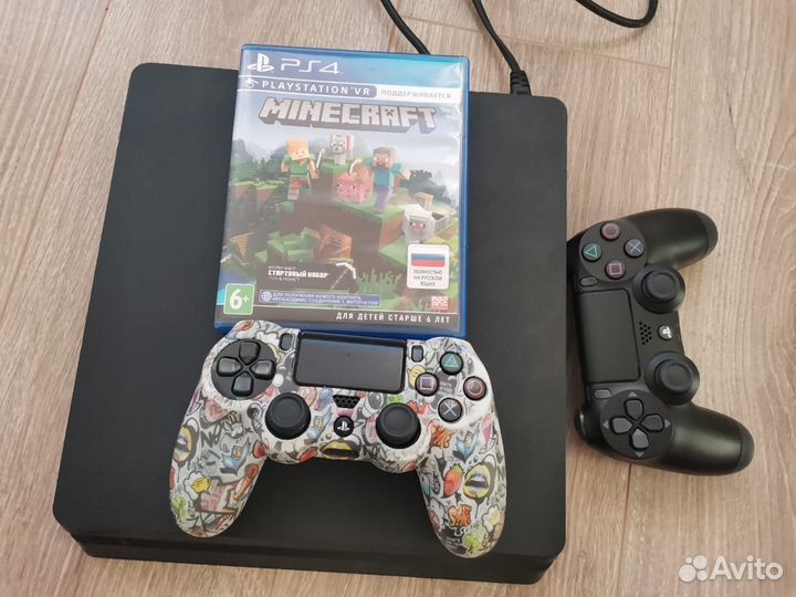 Игровая приставка ps4 slim с играми и 2 джостика