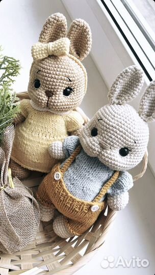 Вязаные зайки амигуруми