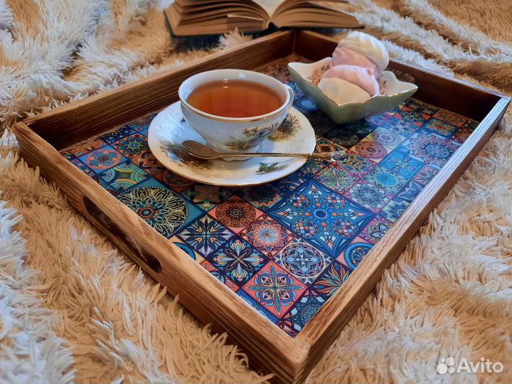 Поднос из натурального дерева в стиле 