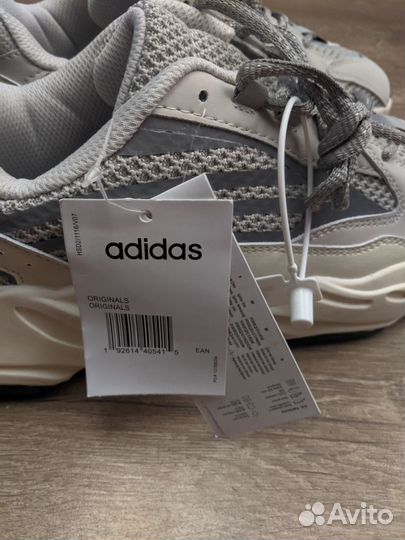 Кроссовки x Yeezy Boost 700 v2 