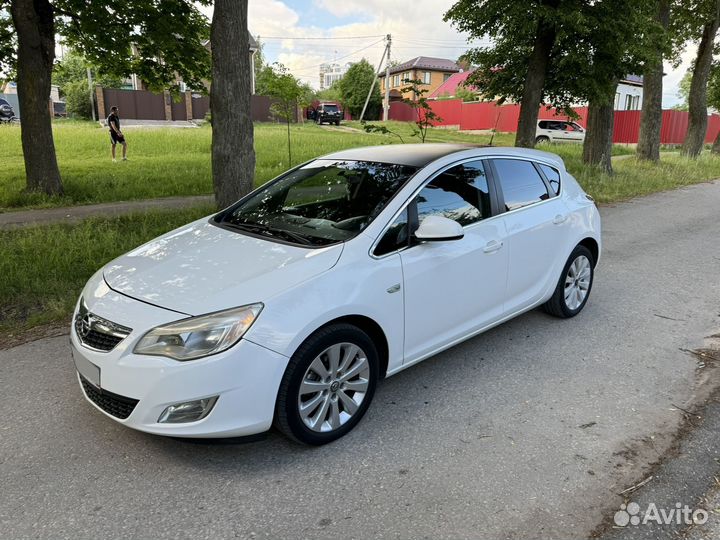 Opel Astra 1.6 AT, 2011, 215 000 км