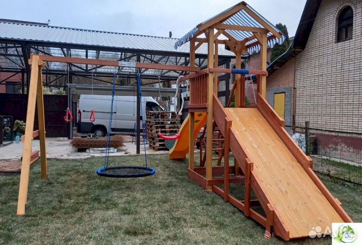 Детская площадка для лета и зимы