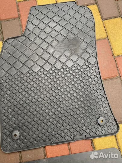 Автомобильные коврики бу резиновые