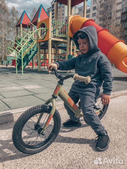 Велосипед-беговел