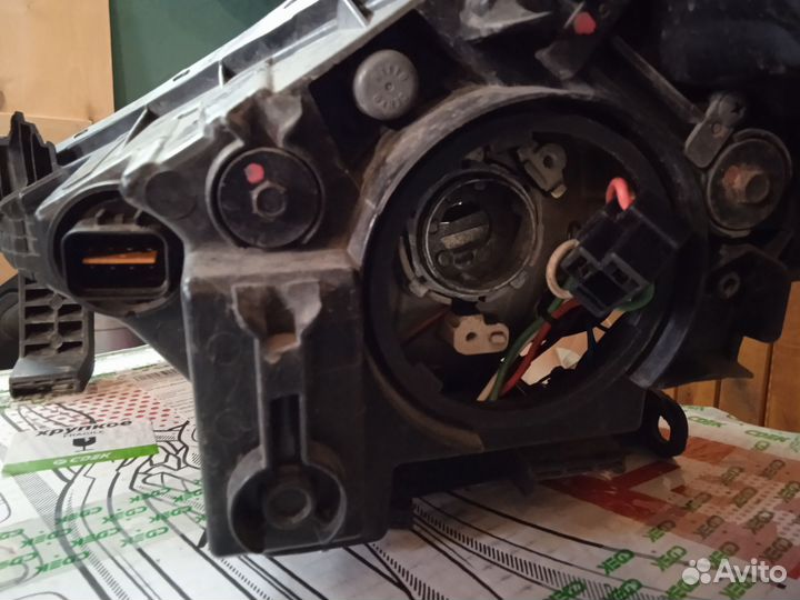 Правая фара на hyundai solaris 1. Линза. Ксенон