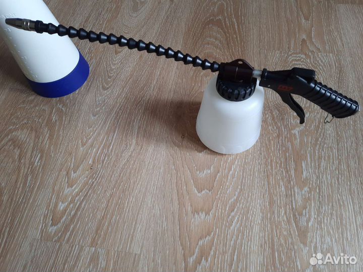 Пневматический моечный пистолет с гибким носиком