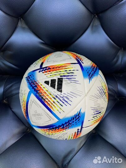 Футбольный мяч adidas катар 2022г
