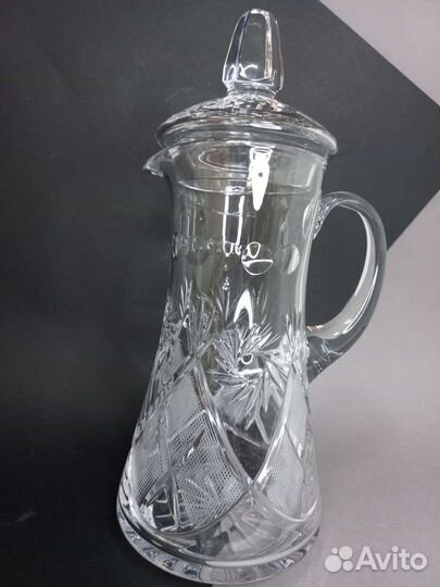 Хрустальный кувшин с крышкой
