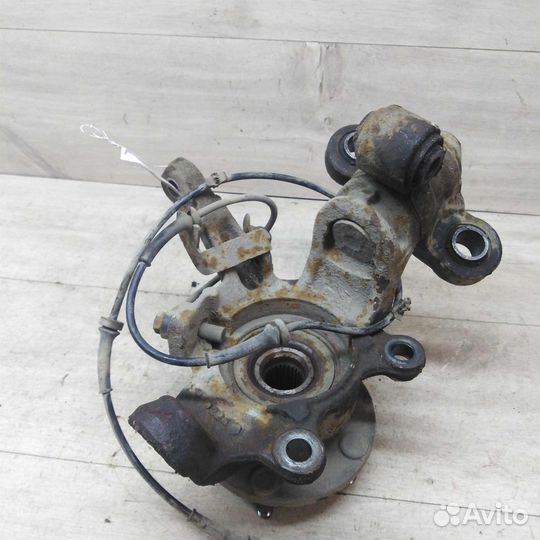 Кулак поворотный передний левый Nissan Primera P12