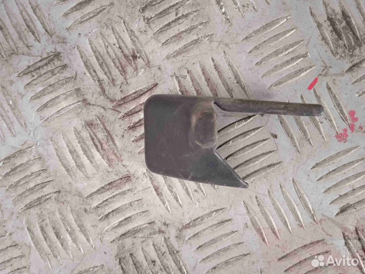 Крышка петли сиденья Тойота Королла AE110