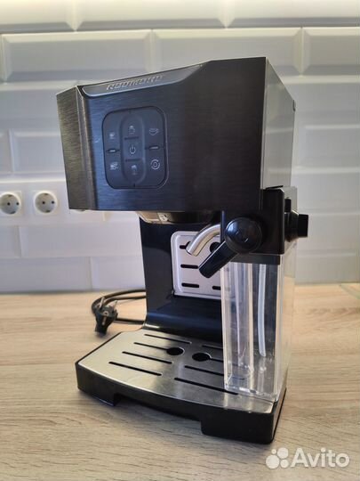 Кофеварка рожковая Redmond RCM-1512