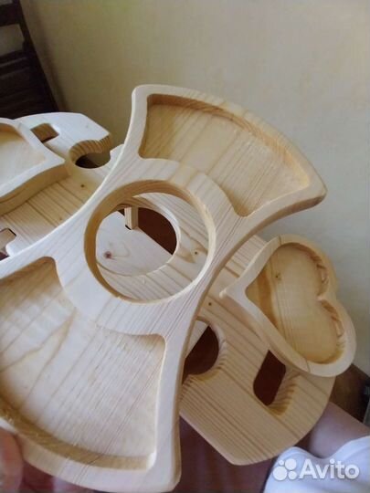 Столик -менажница новый