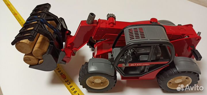 Трактор погрузчик