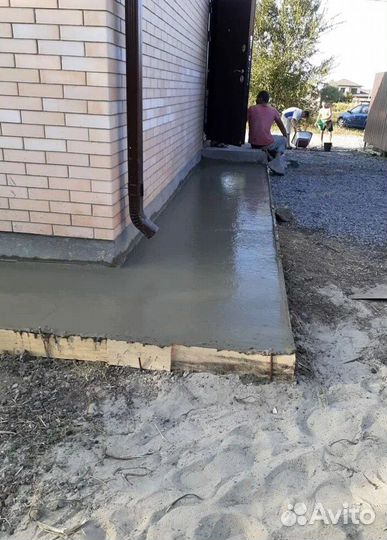 Бригада строителей с большим опытом