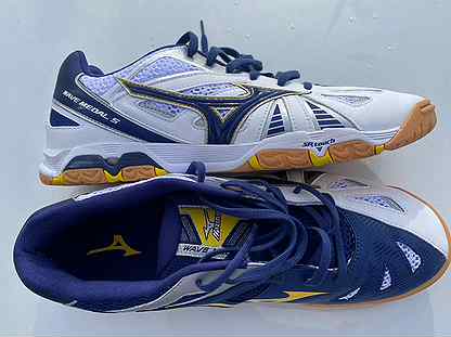 Кроссовки Mizuno Wave Medal 5 для тенниса