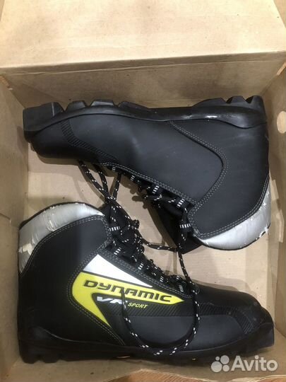 Лыжные ботинки