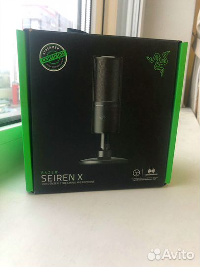 Микрофон Razer Seiren X