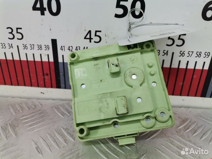 Блок предохранителей BMW X3 E83 2006 61123452235